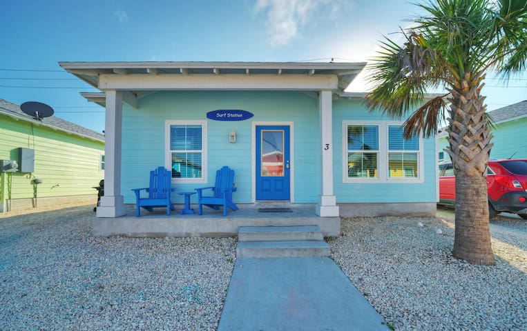 Surf Station-3BD/2BA House, shared pool,near beach
