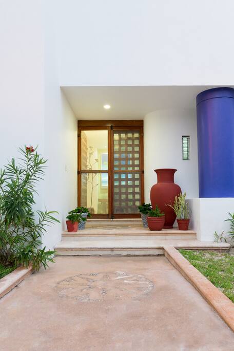 Esta es la puerta de entrada que te da la bienvenida a Cinzontle