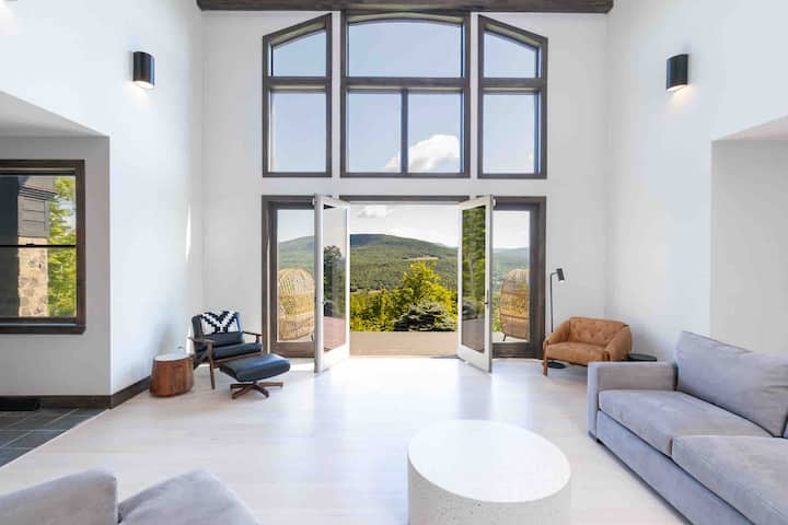 Chateau Plateau 5br 4 5 Baths Endless Views Houses For Rent In Hunter New York United States