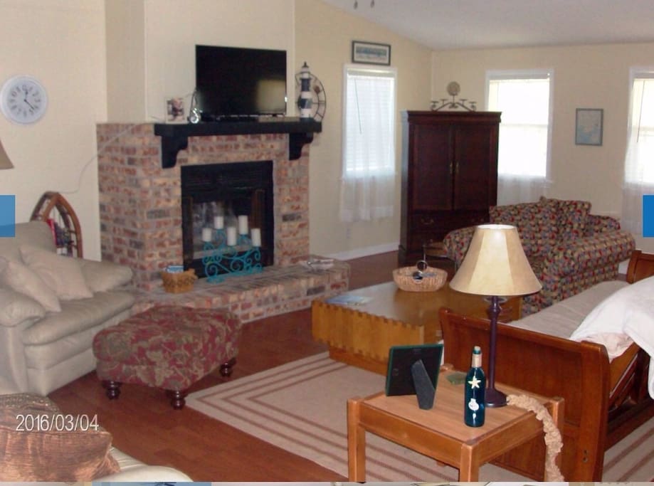 Lots of seats! And smart TV