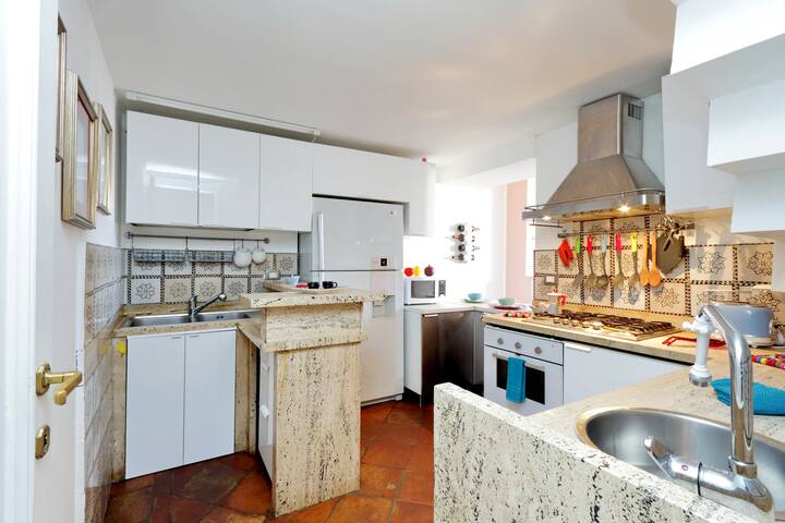 3 BDR ROMAN RUINS VIEW gallery image 4