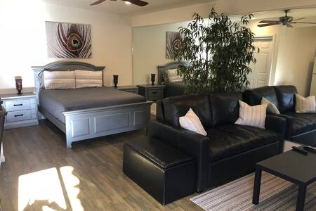 Palm Desert Private Casita