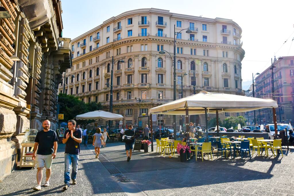 Cafeterias nearby