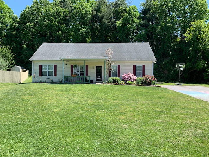 Kidfriendly Mountain Home Houses for Rent in Arden, North Carolina