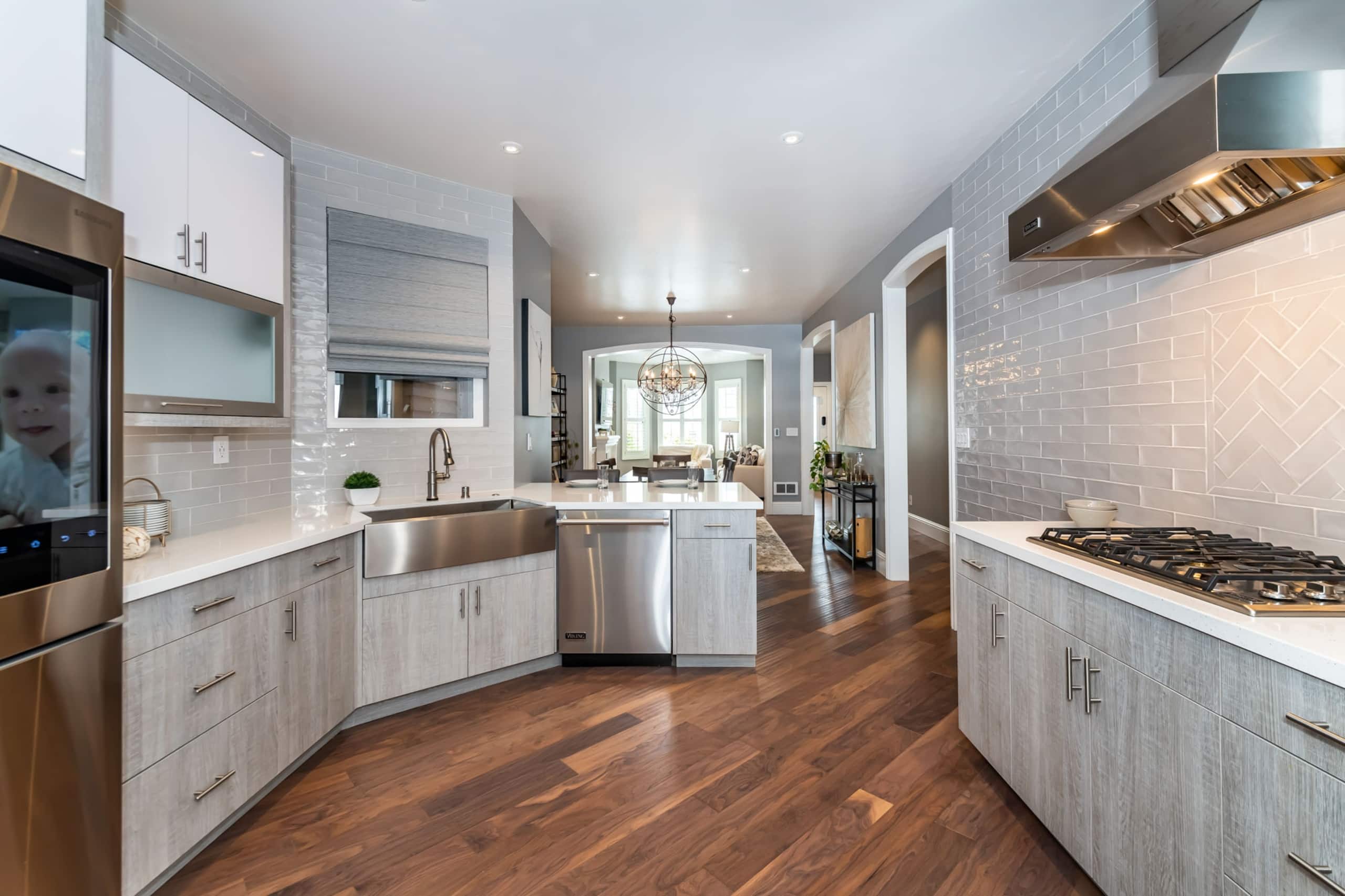 Home in San Francisco · ★4.99 · 2 bedrooms · 2 beds · 1 bath - Image 3