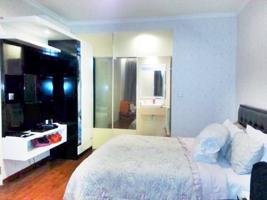 Stylish and spacious Bed Room