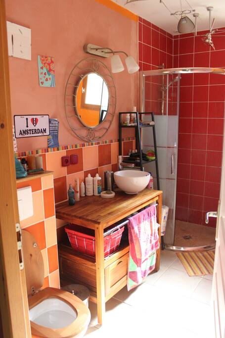 Salle de bains du bas