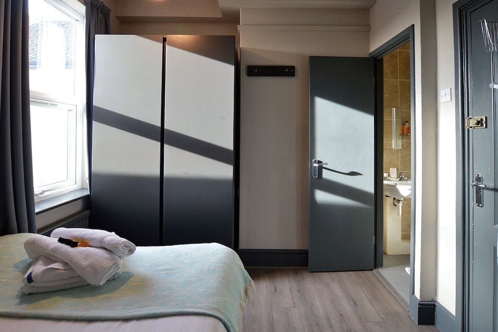 Double with Shower Room - Arboretum Suite
