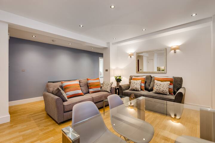 Two Bedroom Apartment 041 (624 SQ FT) gallery image 3