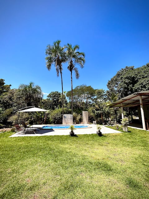 Cozy farmhouse in Hidrolândia. 1 hour from Gyn