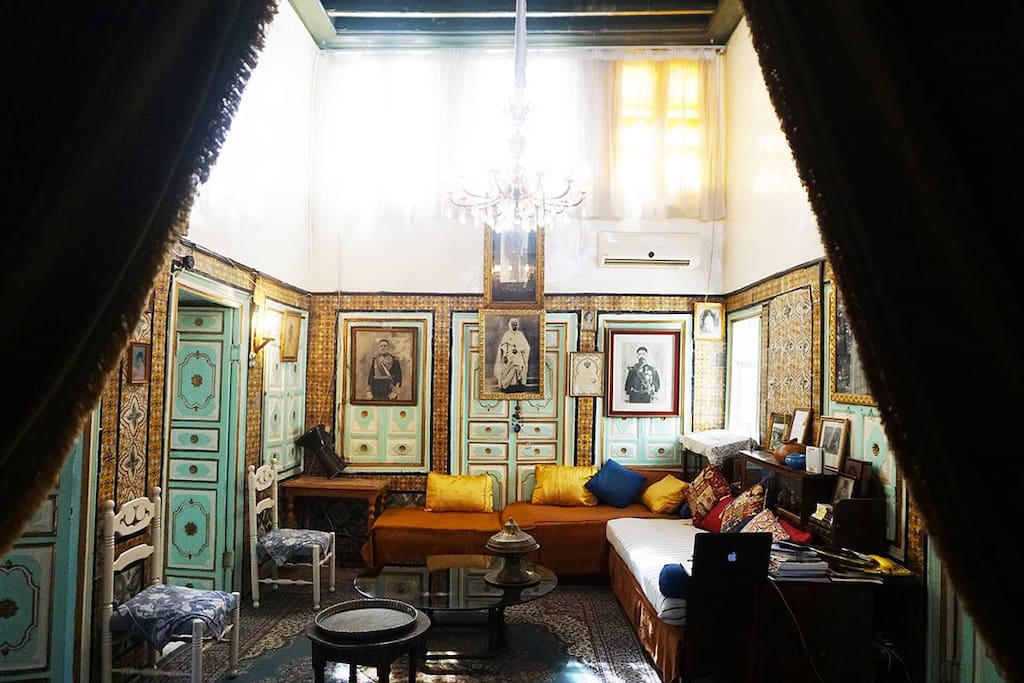 Interieur entrée des chambres Palais