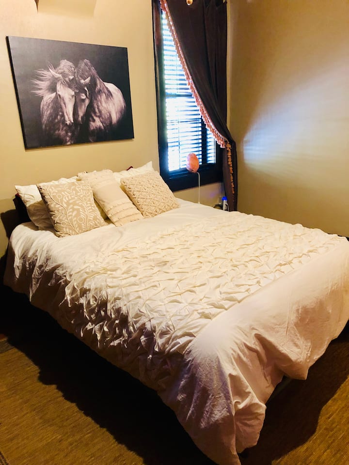 Flatiron Historic Sandstone Inn 8 Boutique hotels for Rent in Hot