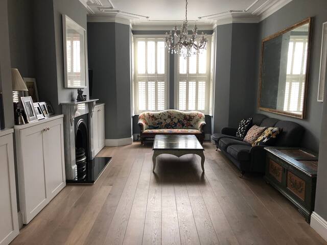 Stunning modern Queens Park Victorian family home gallery image 2