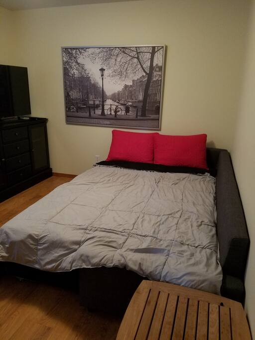 Guest bed