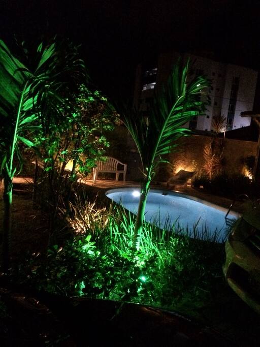 Jardim e Piscina