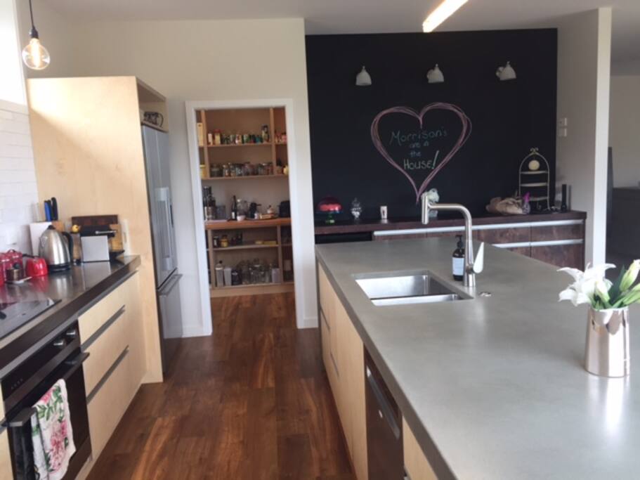 Gourmet kitchen with butlers panrty