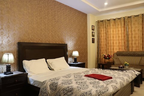 Cozy Studio Apartment in Bahria Town