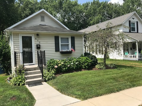 Popular Airbnb listing: Lake Front Park Cottage - Huron, OH. Lake Erie in Huron