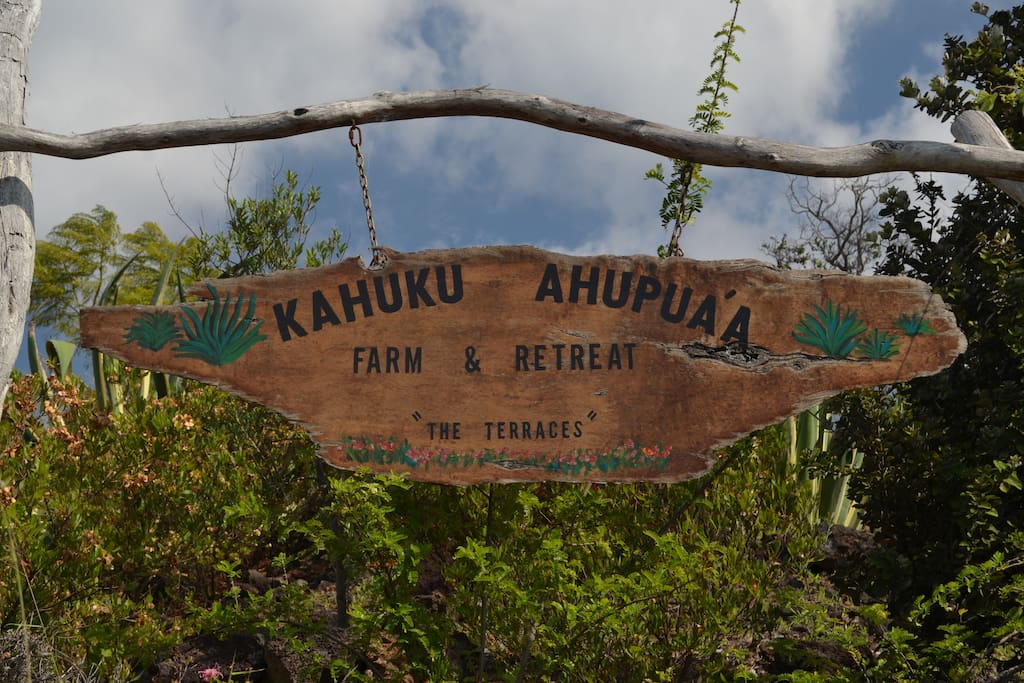 Sign at the farm's entrance