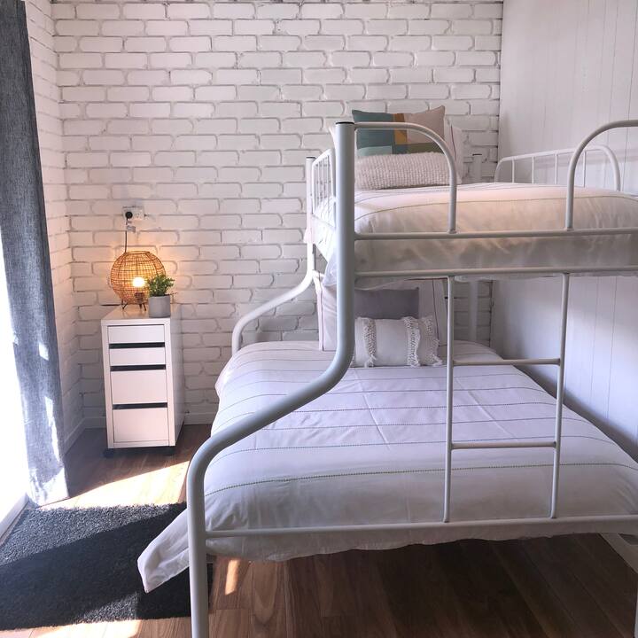 Chambre 4
Lit superposé – lit double + lit simple