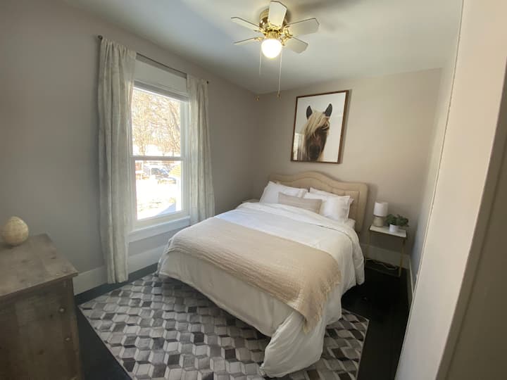 Slaap heerlijk op het vrolijke biologische matras en de verduisteringschermen!  