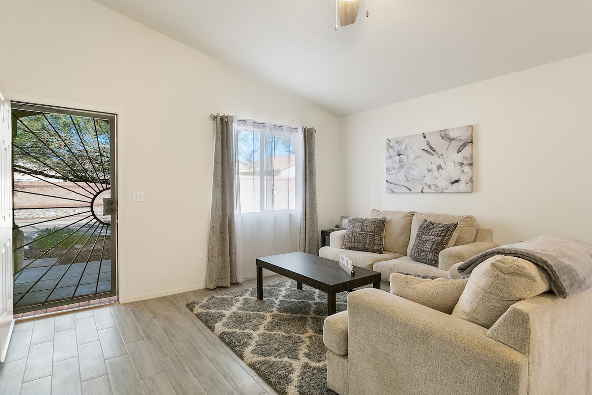 Popular Airbnb listing: Stunning Vacation Home - Trails, Golf & Dining! in Marana