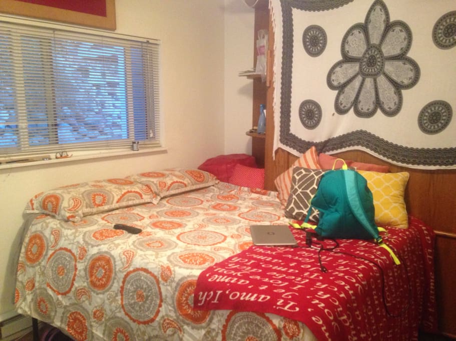 Queen memory foam bed