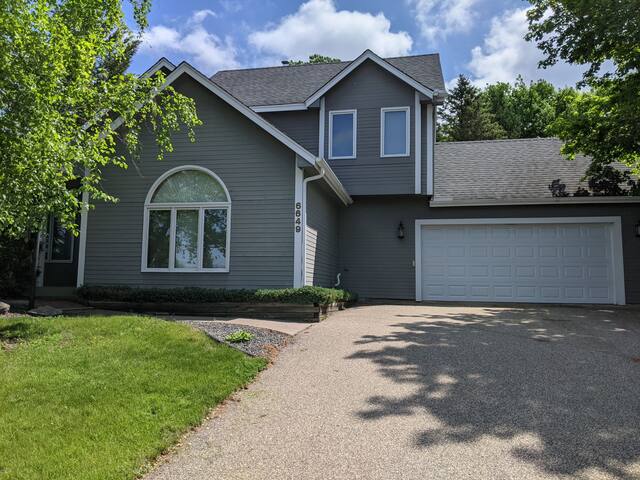 Eden Prairie Escape *spacious home, quiet and safe