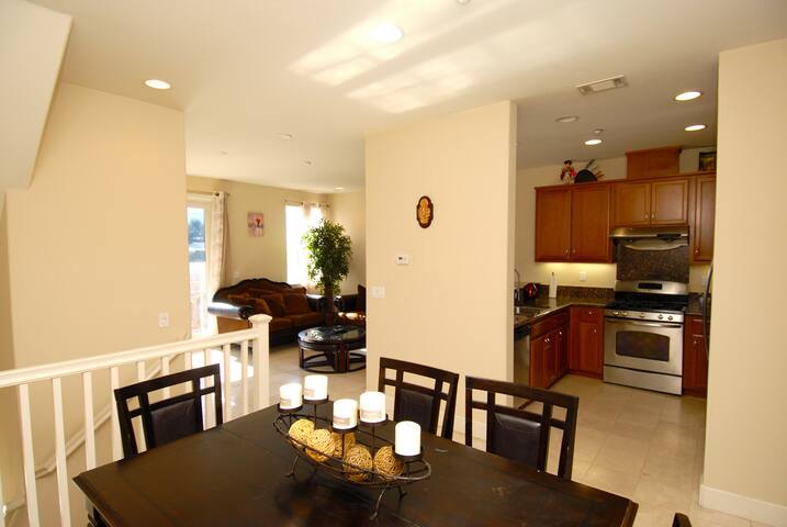 * 3BR Luxury Living at Cupertino/San Jose border * gallery image 4