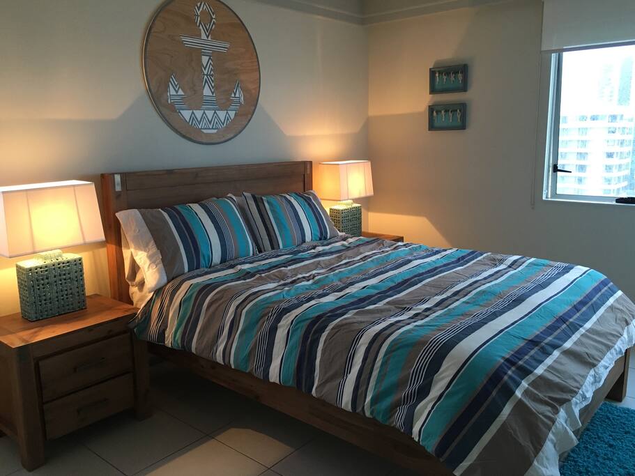Front Bedroom #2 - Queen bed