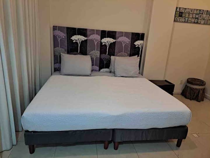 חדר מספר 10 מיטת קווין סייז 