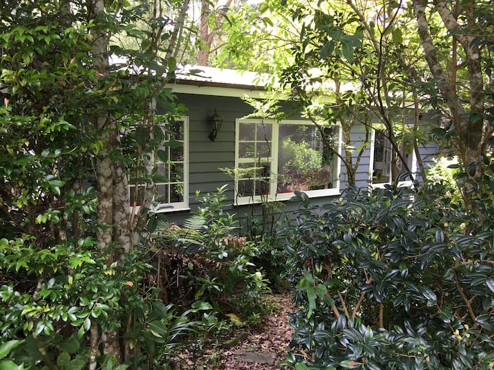 Silverstream Cottage Guesthouses for Rent in Upper Hutt, Wellington