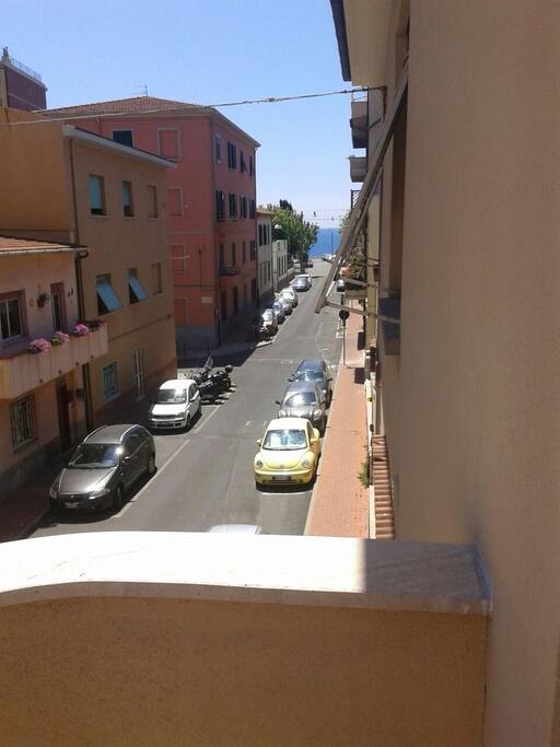 la vista mare dal balconcino