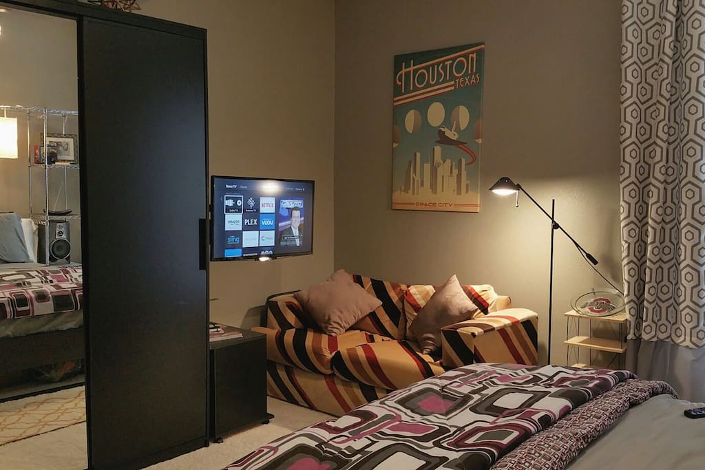 Sitting area with swing out tv
