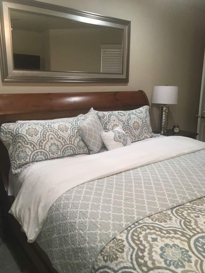 Glavna spavaća soba na glavnom katu 