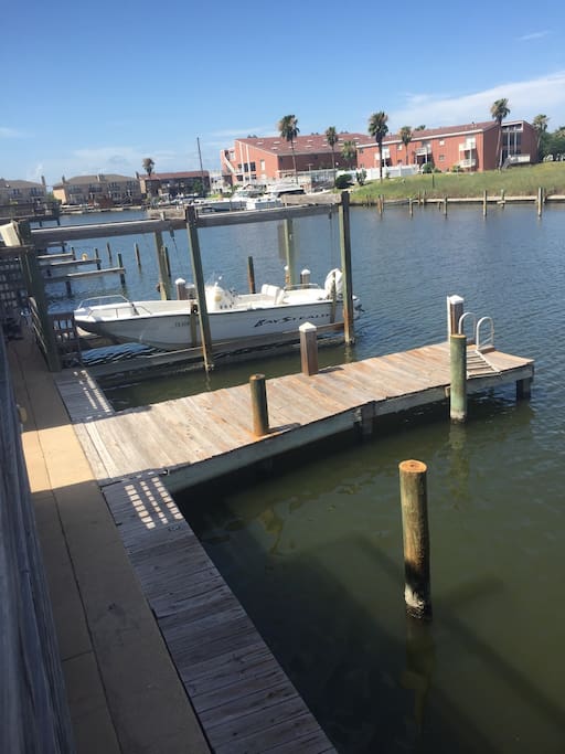 Back of condo building. Access to fishing dock and boat slip available upon request. Easy access to the intracoastal and the Gulf of Mexico for a fantastic fishing or boating experience.