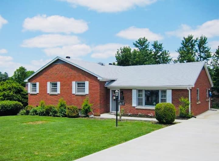 Spacious Eastland Park/Hamburg Home Houses for Rent in Lexington