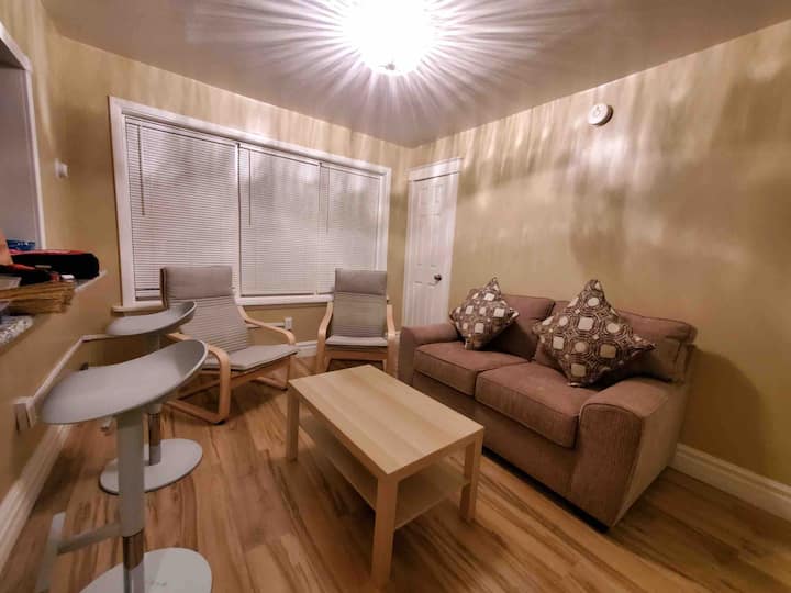 Comfortable Getaway Single Bedroom Full Apartment - Niagara Falls, NY