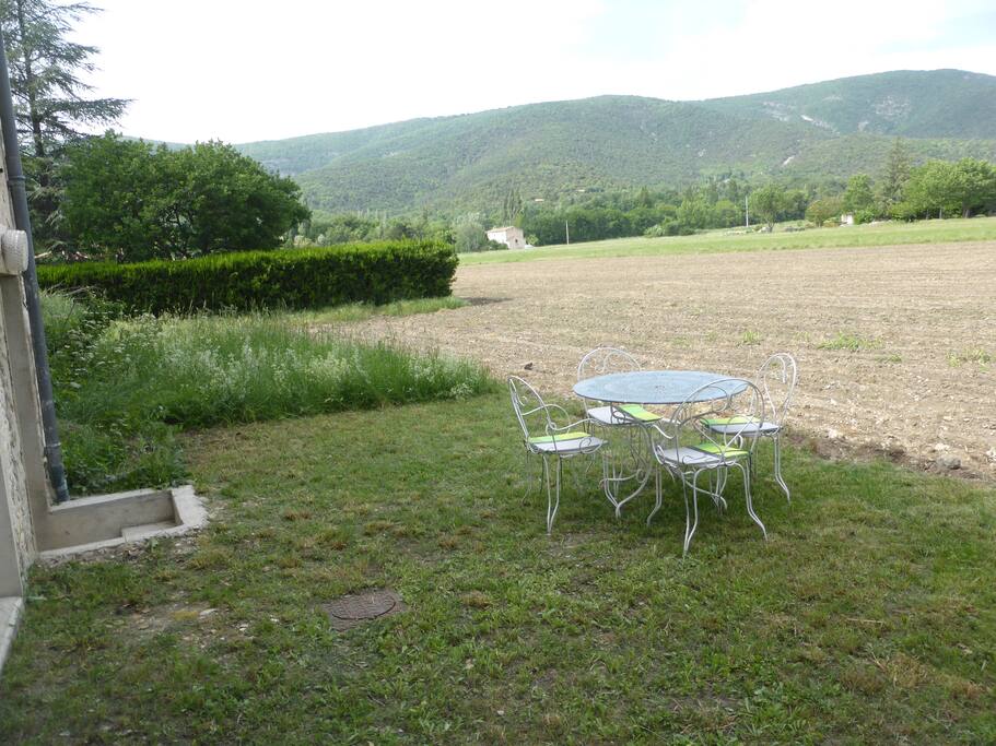l' arrière, vue montagnes