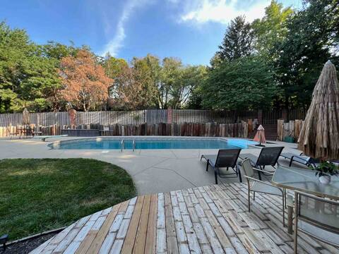 Private 5500sf Resort Lodge +$140 Gift Basket