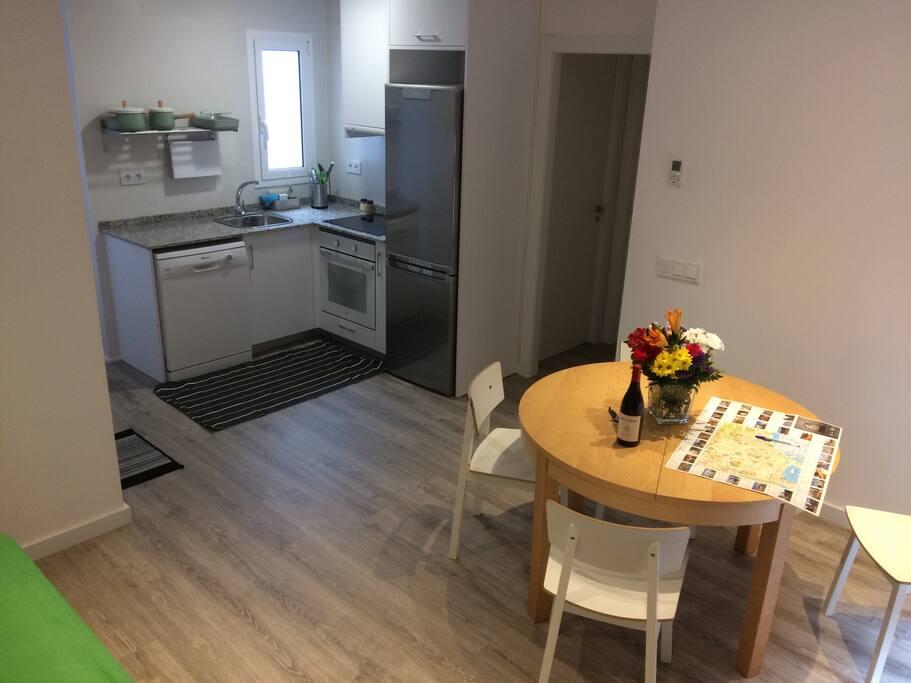 Comedor cocina - Dining room and kitchen