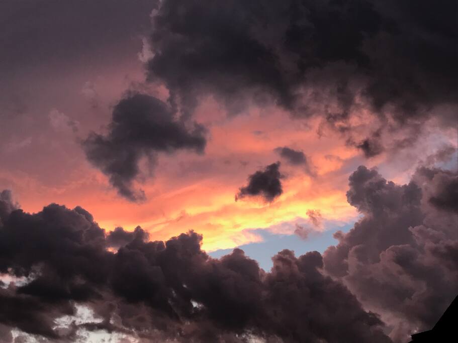 Photo of sunset in neighborhood