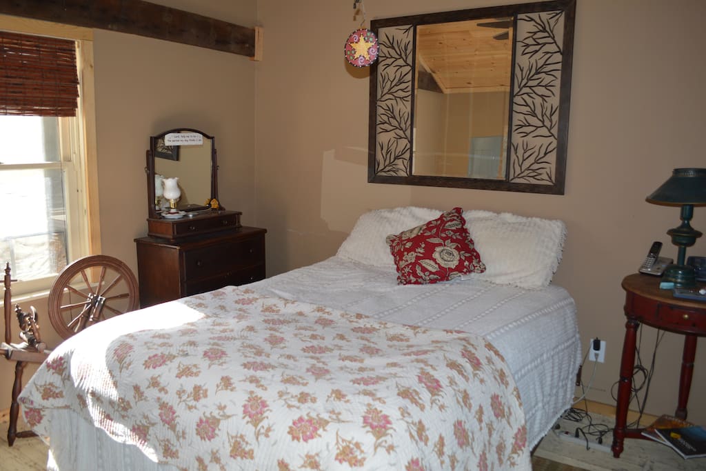 Master Bedroom (with bathroom)
