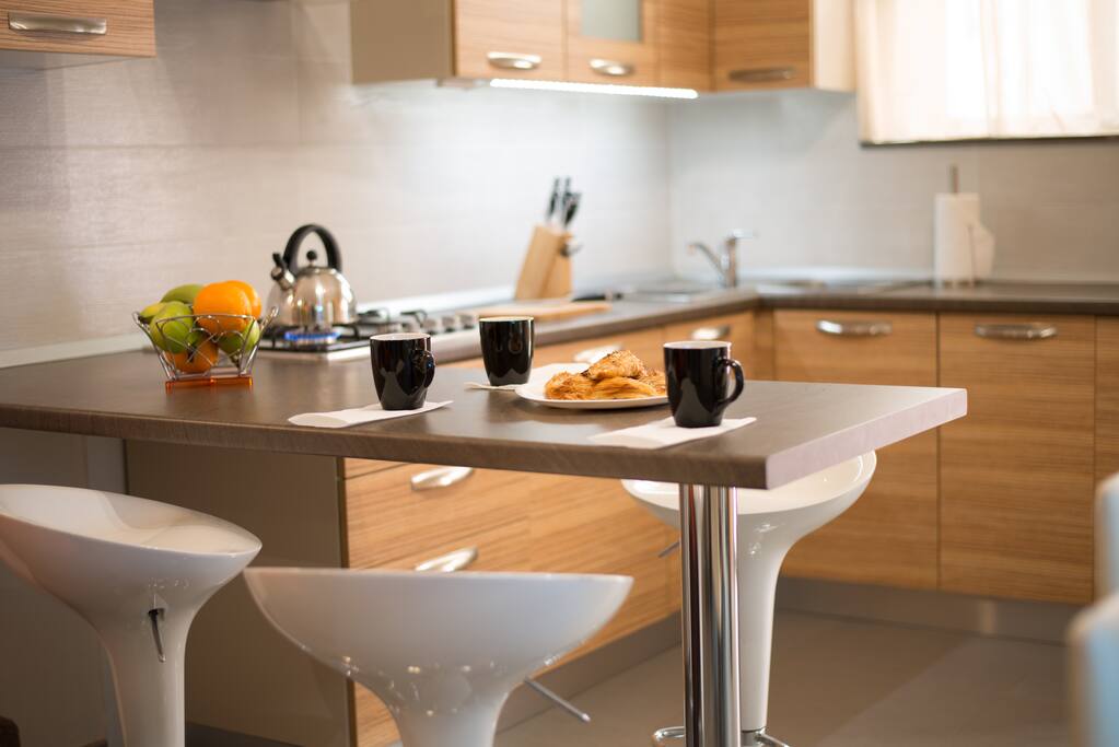 Breakfast counter
