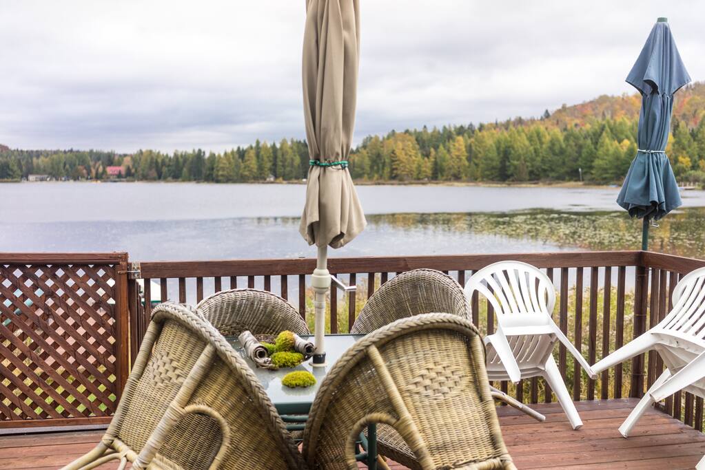 Patio vue sur le lac