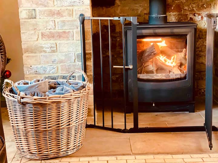 Georgian Coach House • Hot Tub • Private Estate - Downham Market