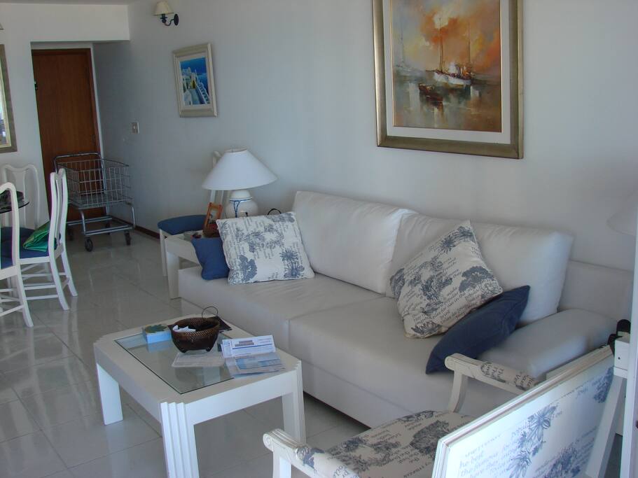 Living comedor comodo y actualizado