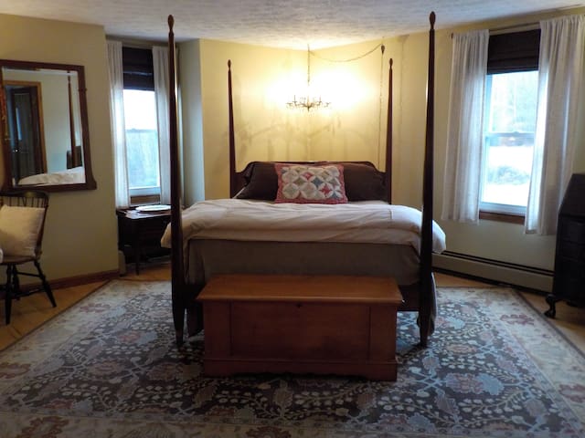 Spacious Master Suite at Moondance Meadow