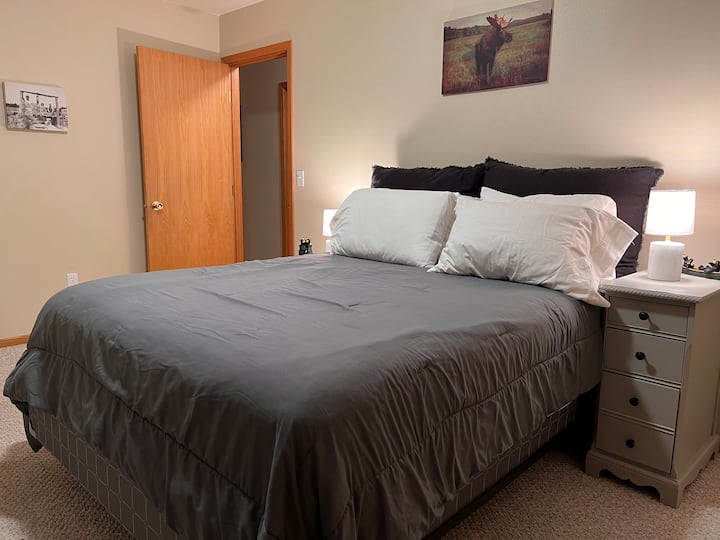 חדר פנוי קווין סייז למעלה 