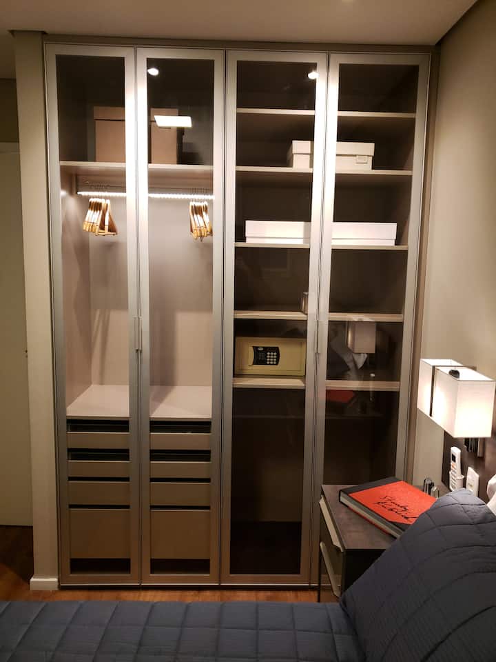 Kabati lenye taa salama na nyepesi